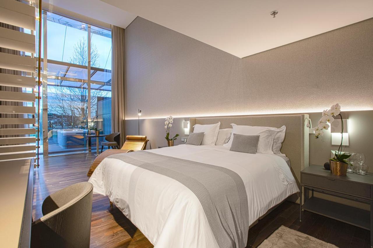 Suryaa Hotel Pinhais, Curio Collection By Hilton Екстериор снимка