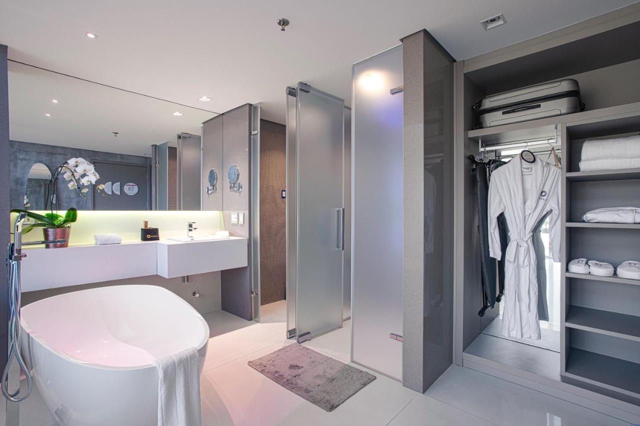 Suryaa Hotel Pinhais, Curio Collection By Hilton Екстериор снимка
