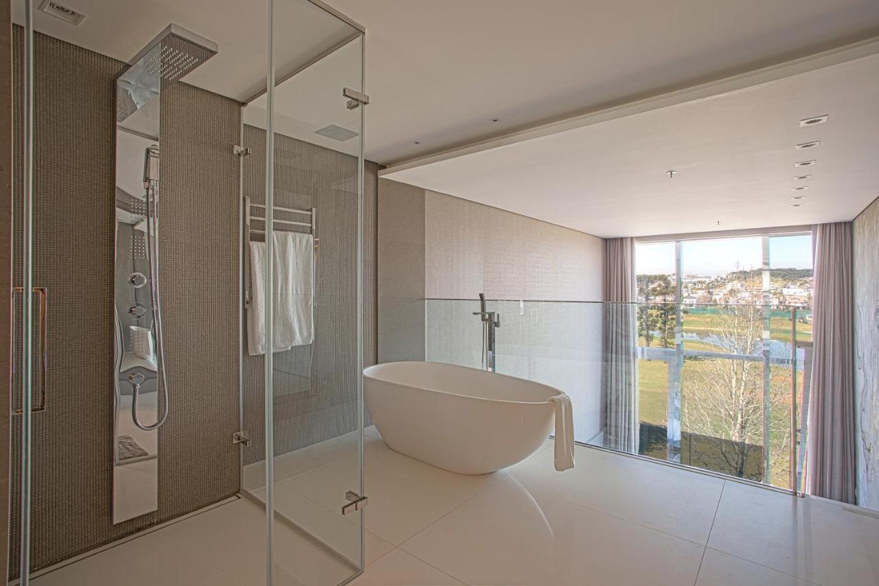 Suryaa Hotel Pinhais, Curio Collection By Hilton Екстериор снимка