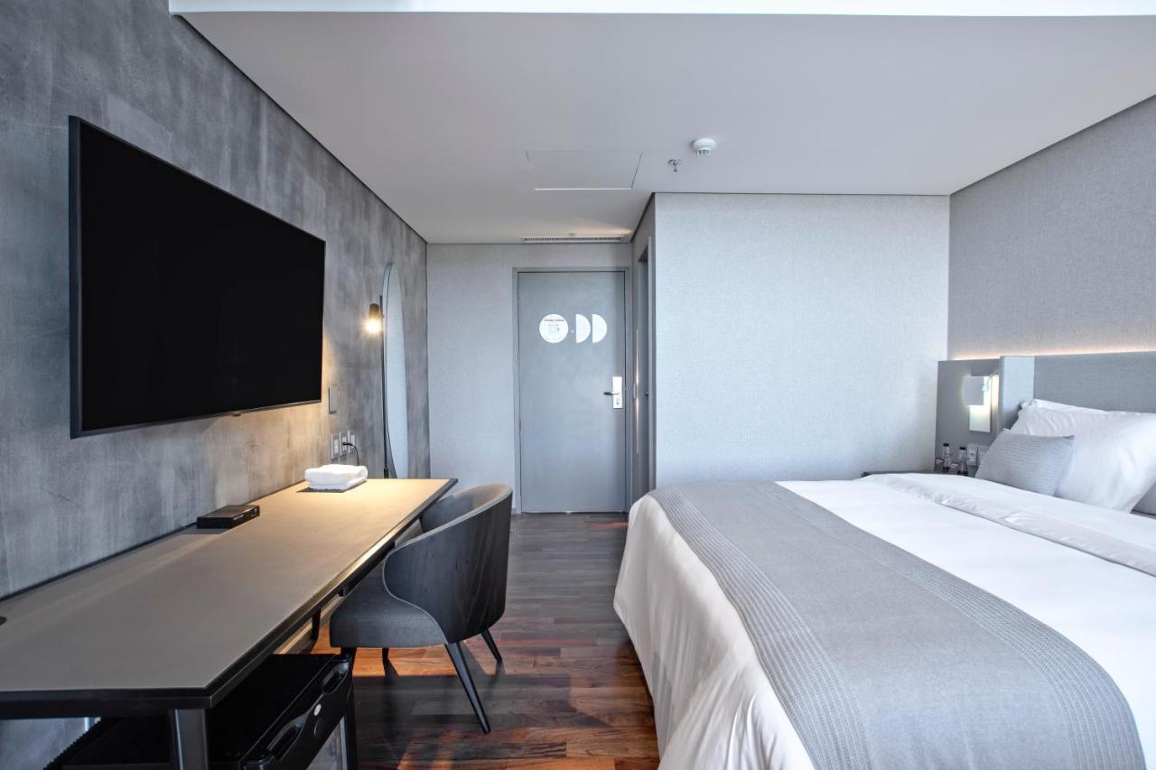 Suryaa Hotel Pinhais, Curio Collection By Hilton Екстериор снимка