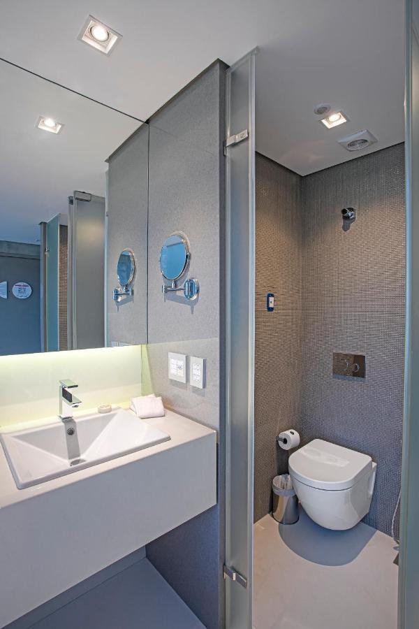 Suryaa Hotel Pinhais, Curio Collection By Hilton Екстериор снимка