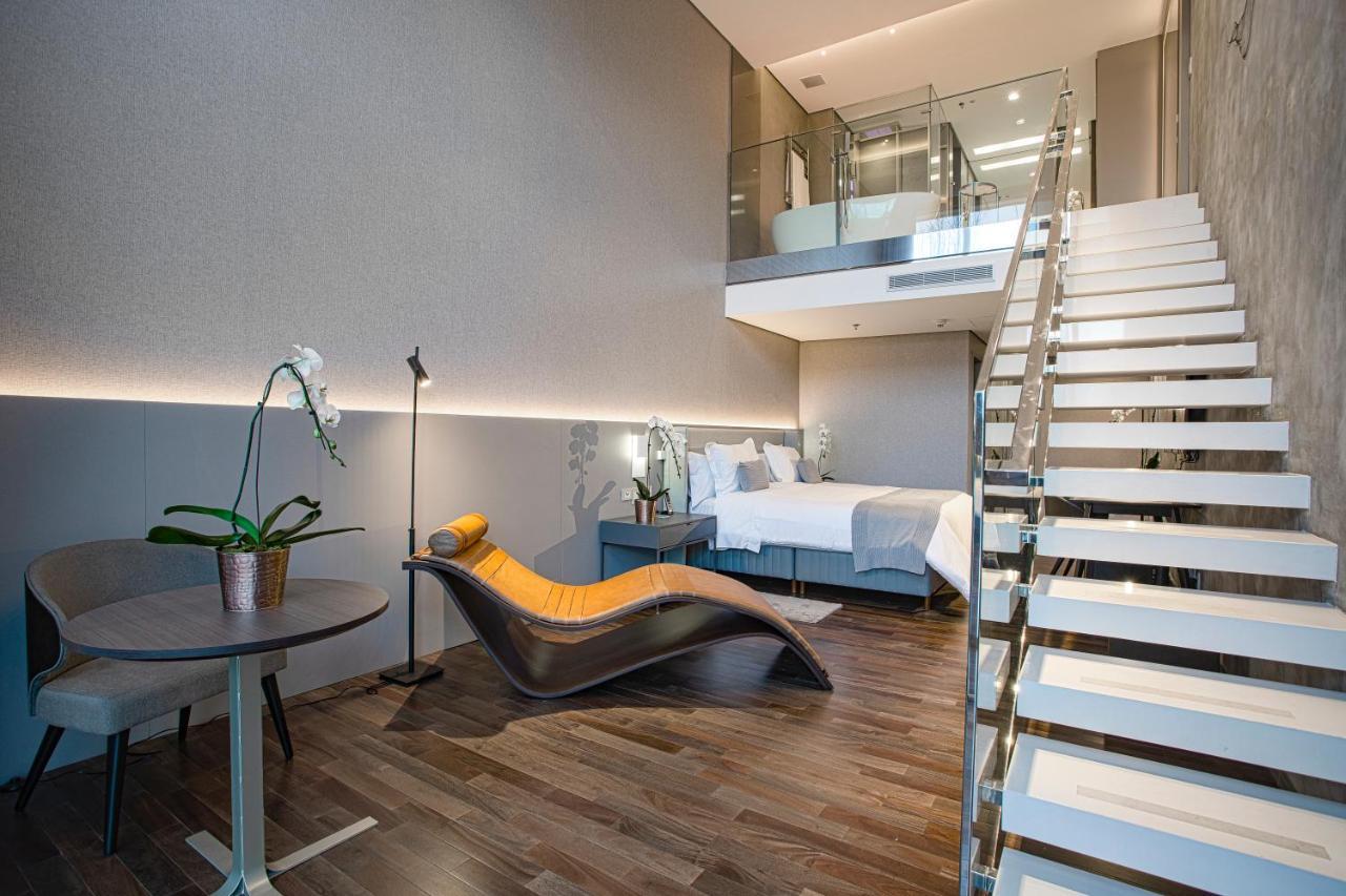 Suryaa Hotel Pinhais, Curio Collection By Hilton Екстериор снимка
