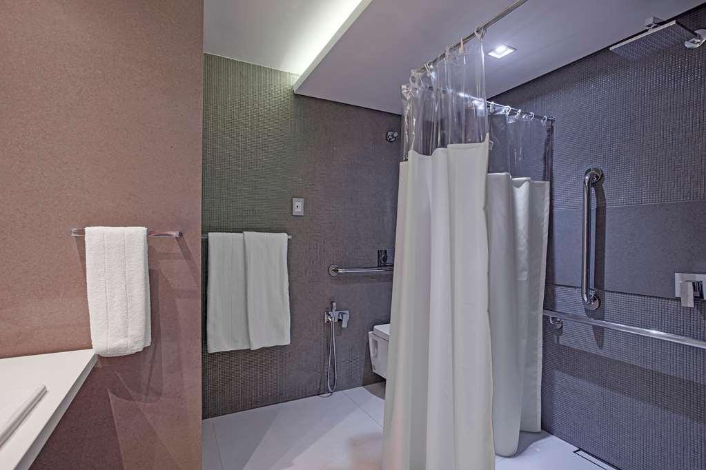 Suryaa Hotel Pinhais, Curio Collection By Hilton Екстериор снимка