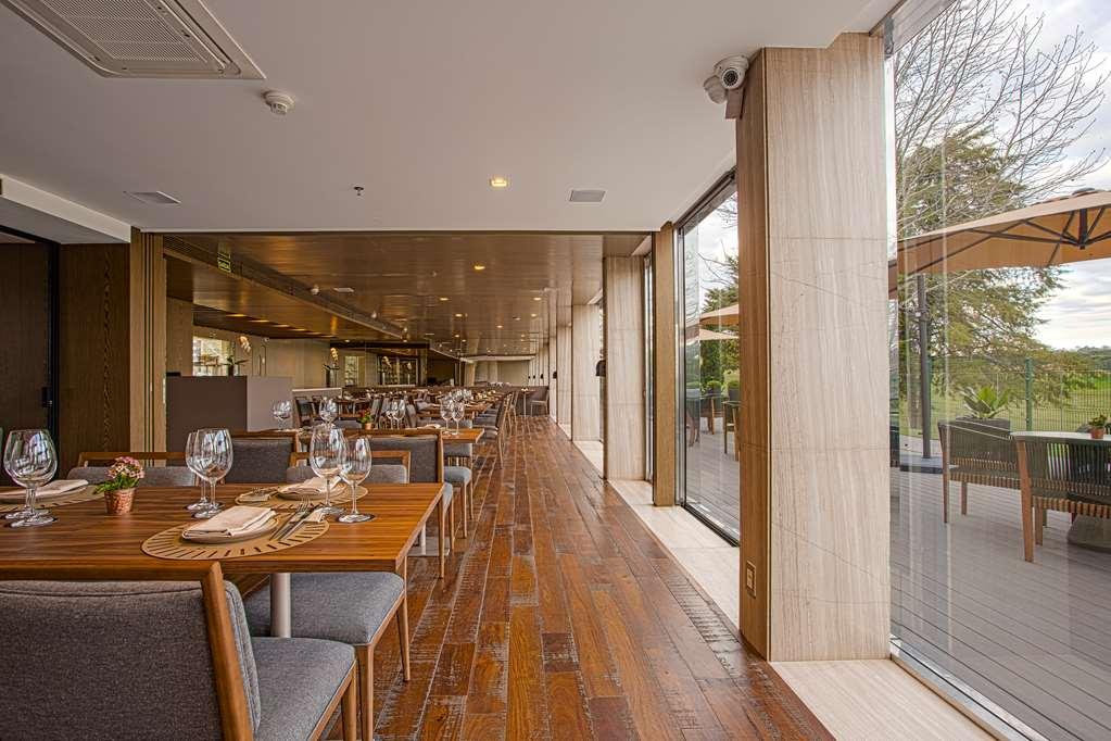 Suryaa Hotel Pinhais, Curio Collection By Hilton Ресторант снимка